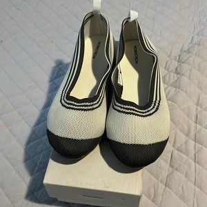 Womens size 5 ballet flats NIB